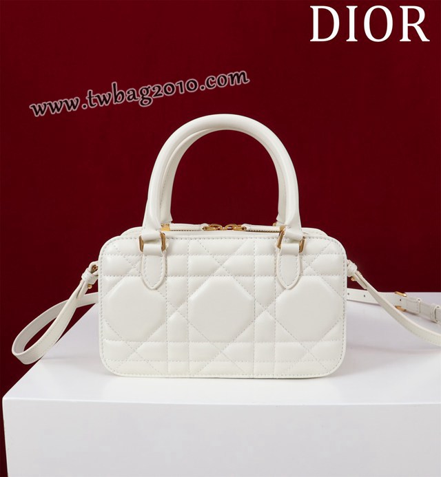 Dior专柜2024新款迪奥高仿原单迷你小方包蒙田30系列迷你医生包 djfk1482